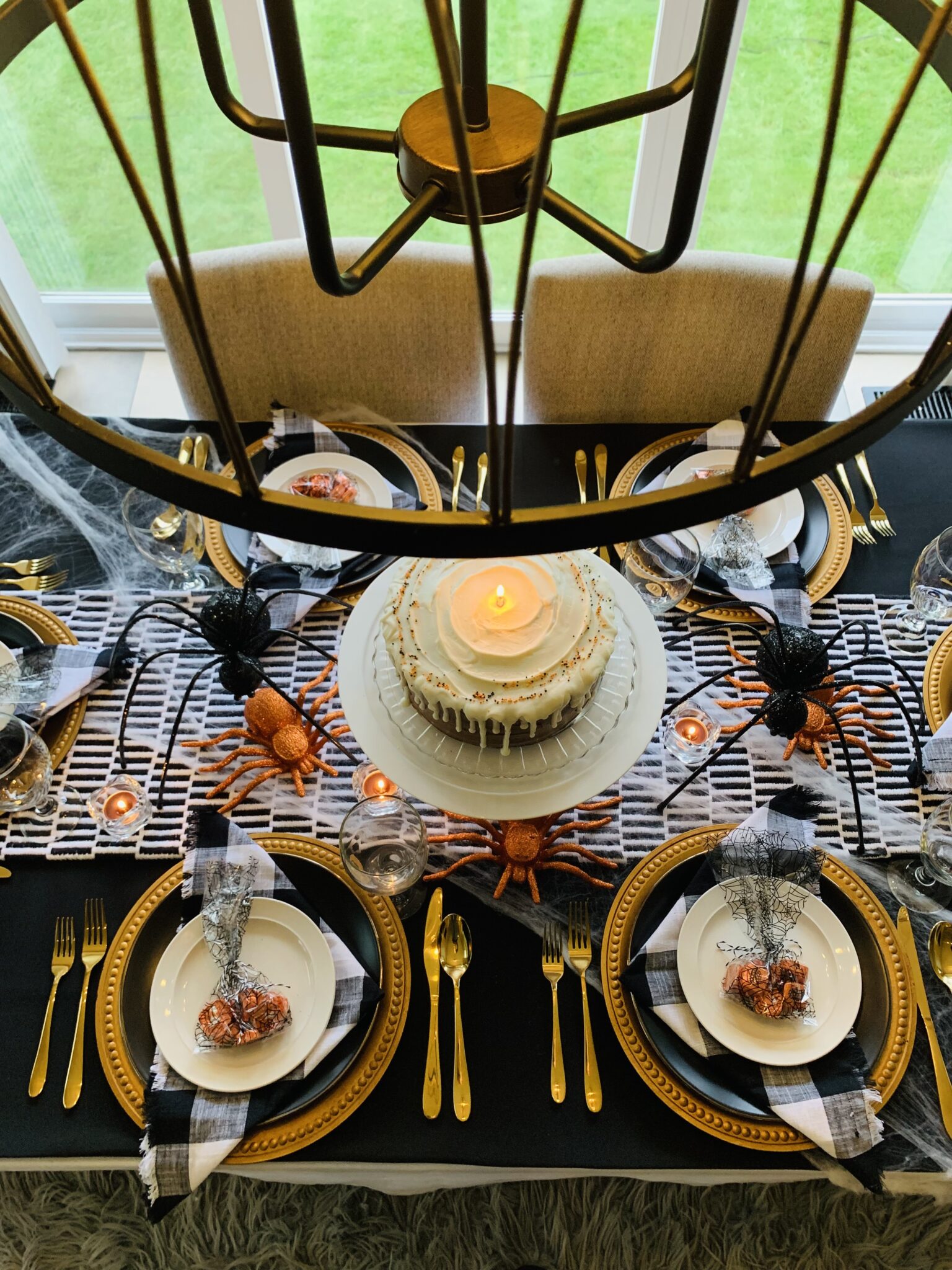 How to Make Your Halloween Table Setting POP