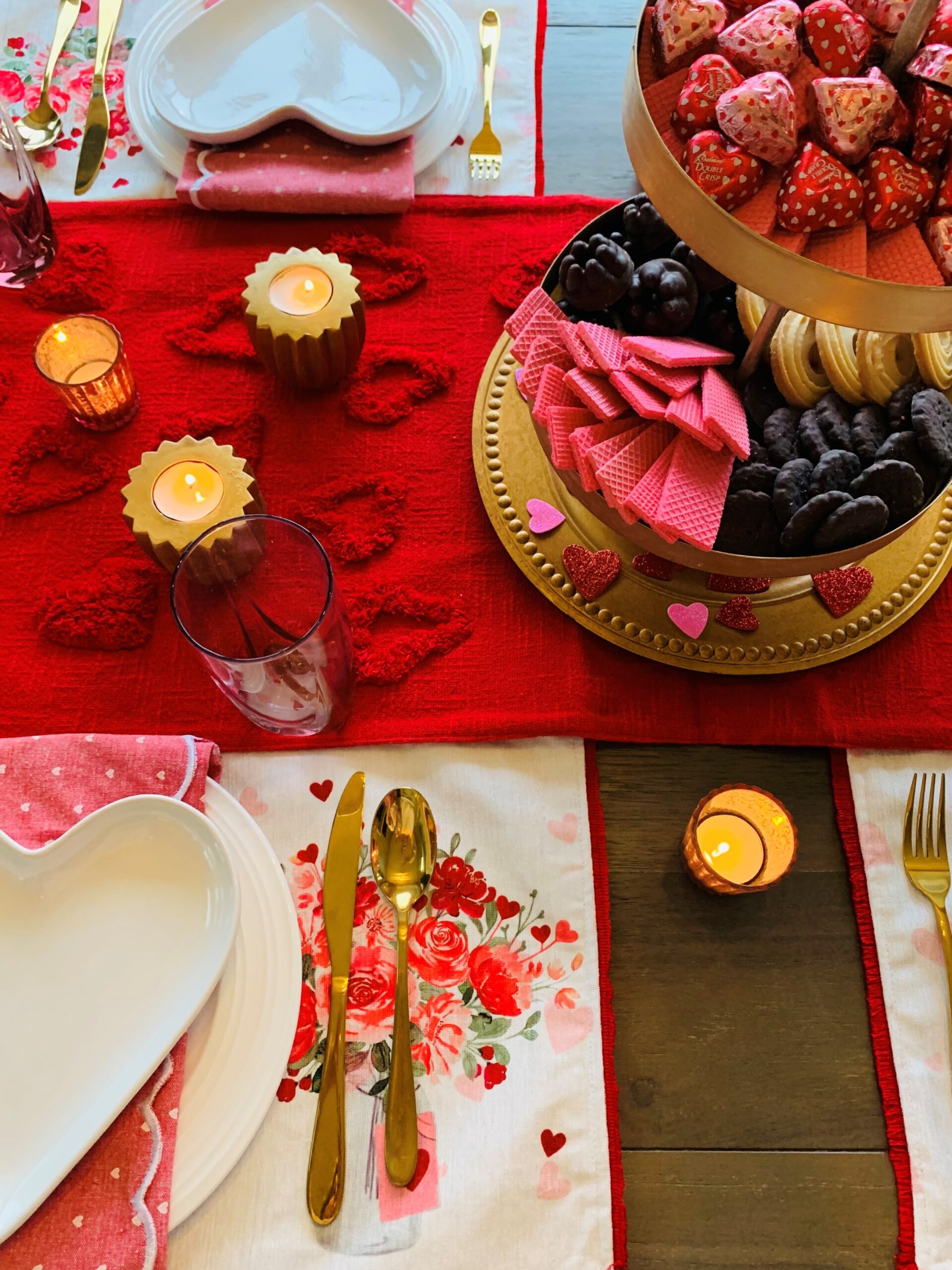 300 Valentine Tablescapes ♥ ideas
