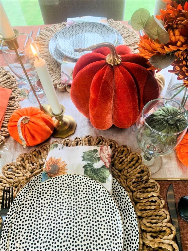 11 Tips on How to Set a Thanksgiving Table- Step By Step