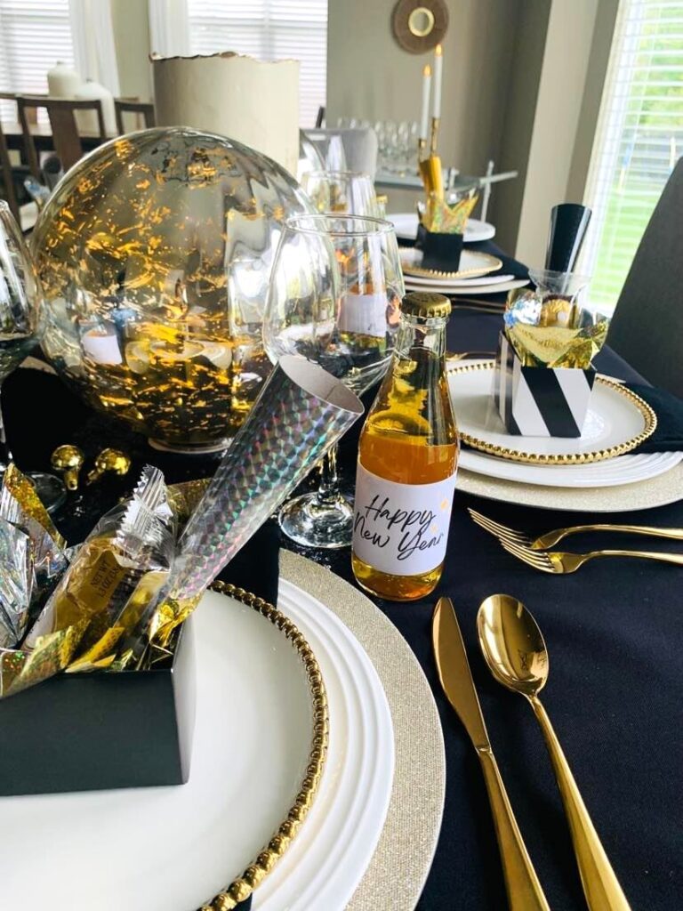 6 Spectacular Tips for Creating a Sparkly Silver and Gold New Year's Table