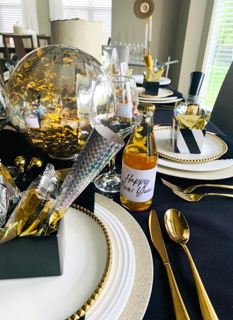 6 Spectacular Tips for Creating a Sparkly Silver and Gold New Year’s Table